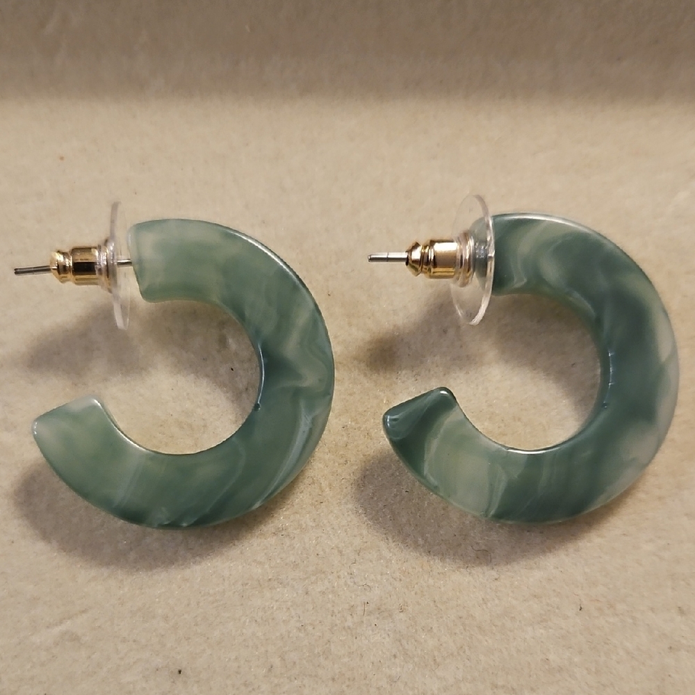 Elegant Green Hoop Earrings